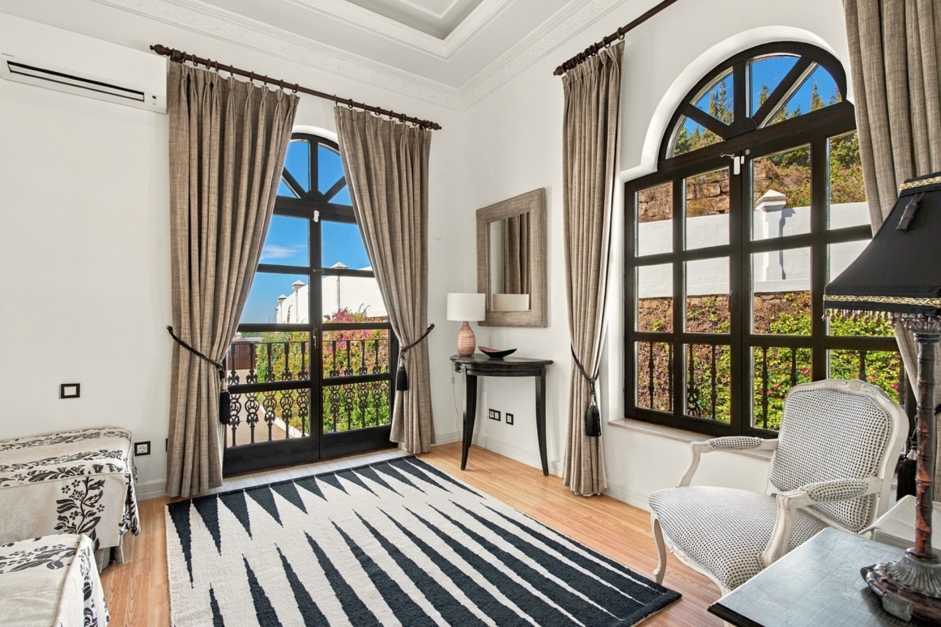 Resale - Villa - Benahavís - Benahavís Centro