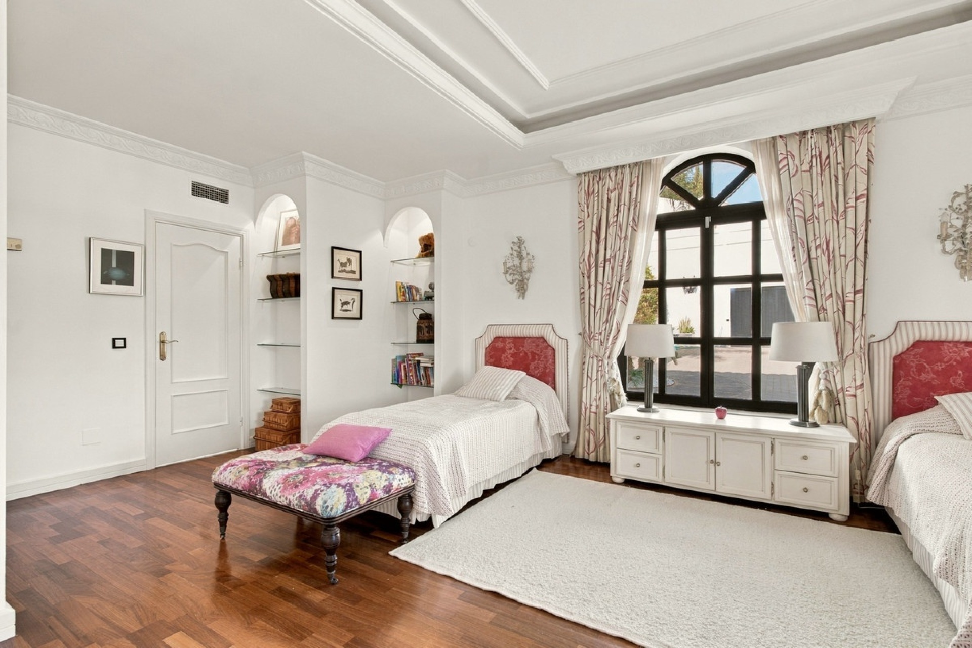 Resale - Villa - Benahavís - Benahavís Centro