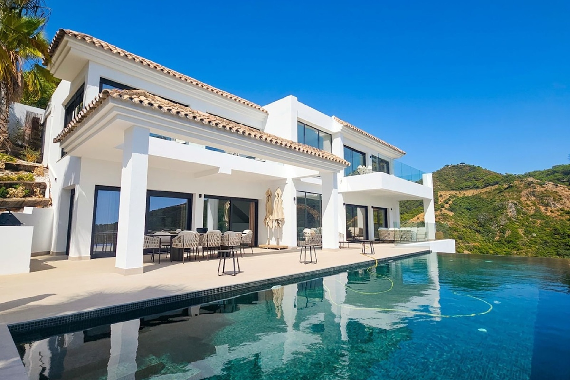 Resale - Villa - Benahavís - Benahavís Centro