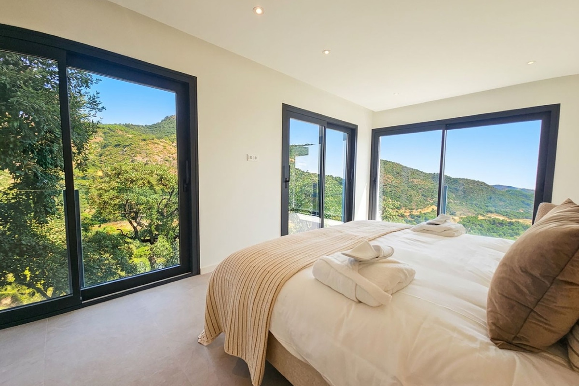 Resale - Villa - Benahavís - Benahavís Centro