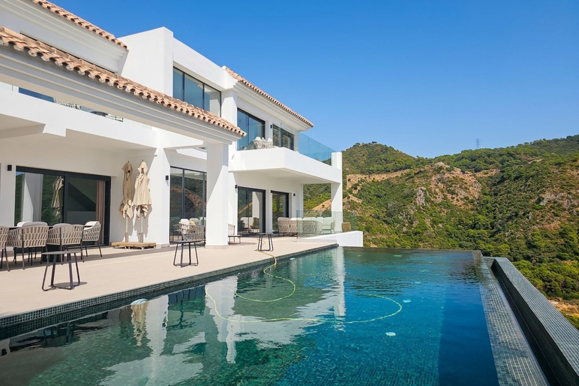 Resale - Villa - Benahavís - Benahavís Centro
