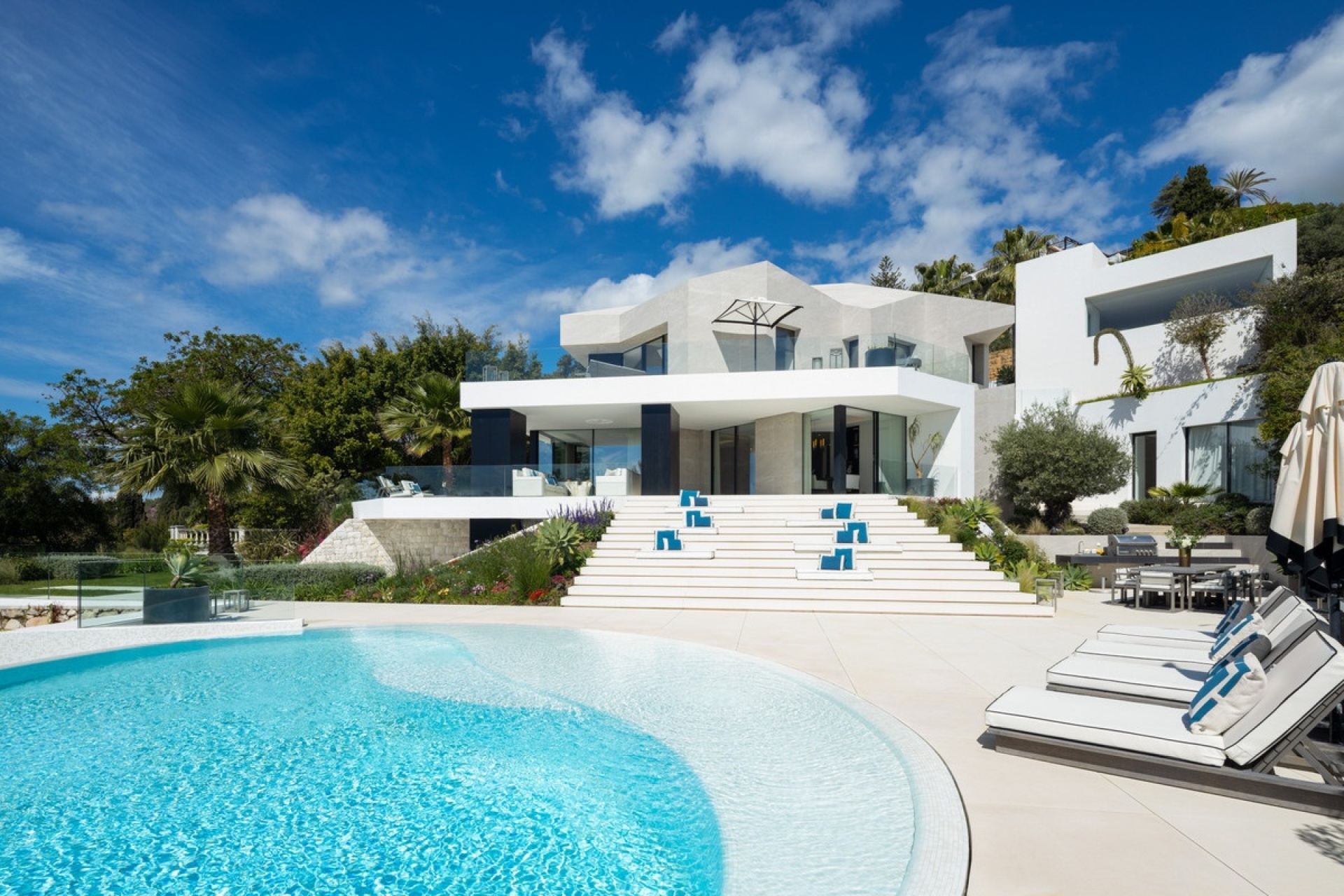 Resale - Villa - Benahavís - Benahavís Centro