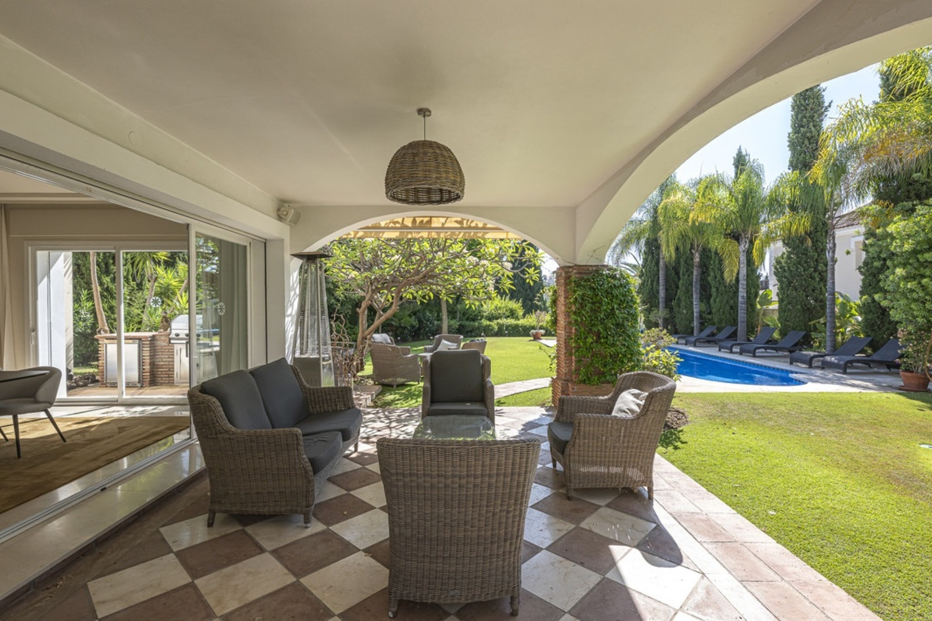 Resale - Villa - Benahavís - Benahavís Centro