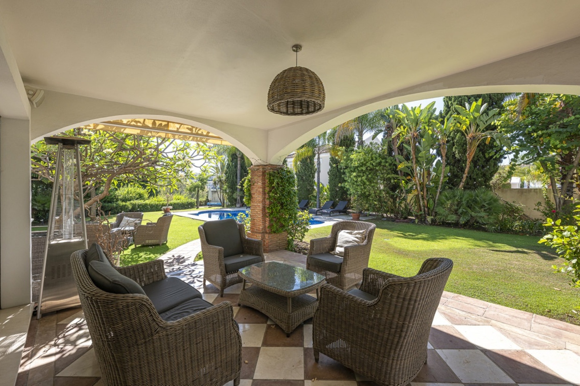 Resale - Villa - Benahavís - Benahavís Centro