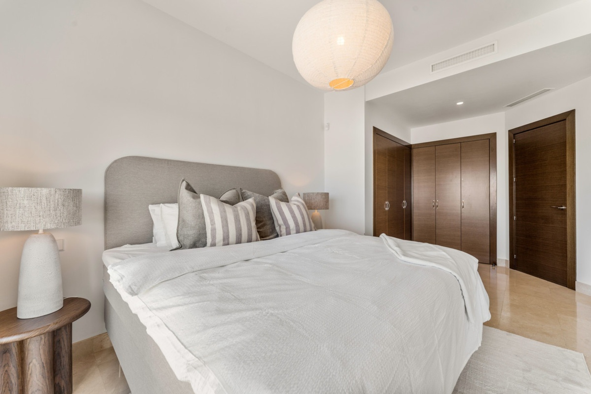 Resale - Villa - Benahavís - Benahavís Centro