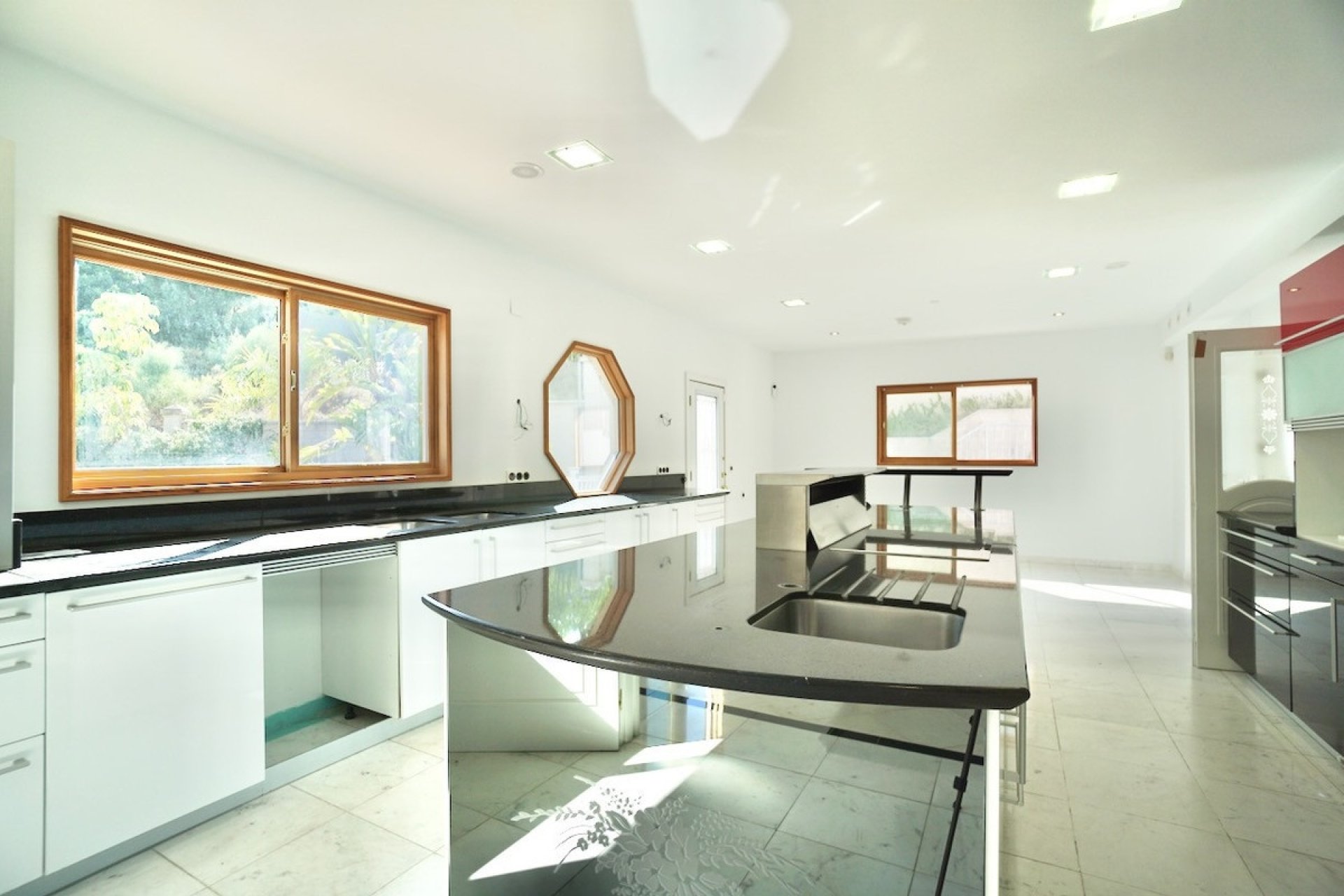 Resale - Villa - Benahavís - Benahavís Centro