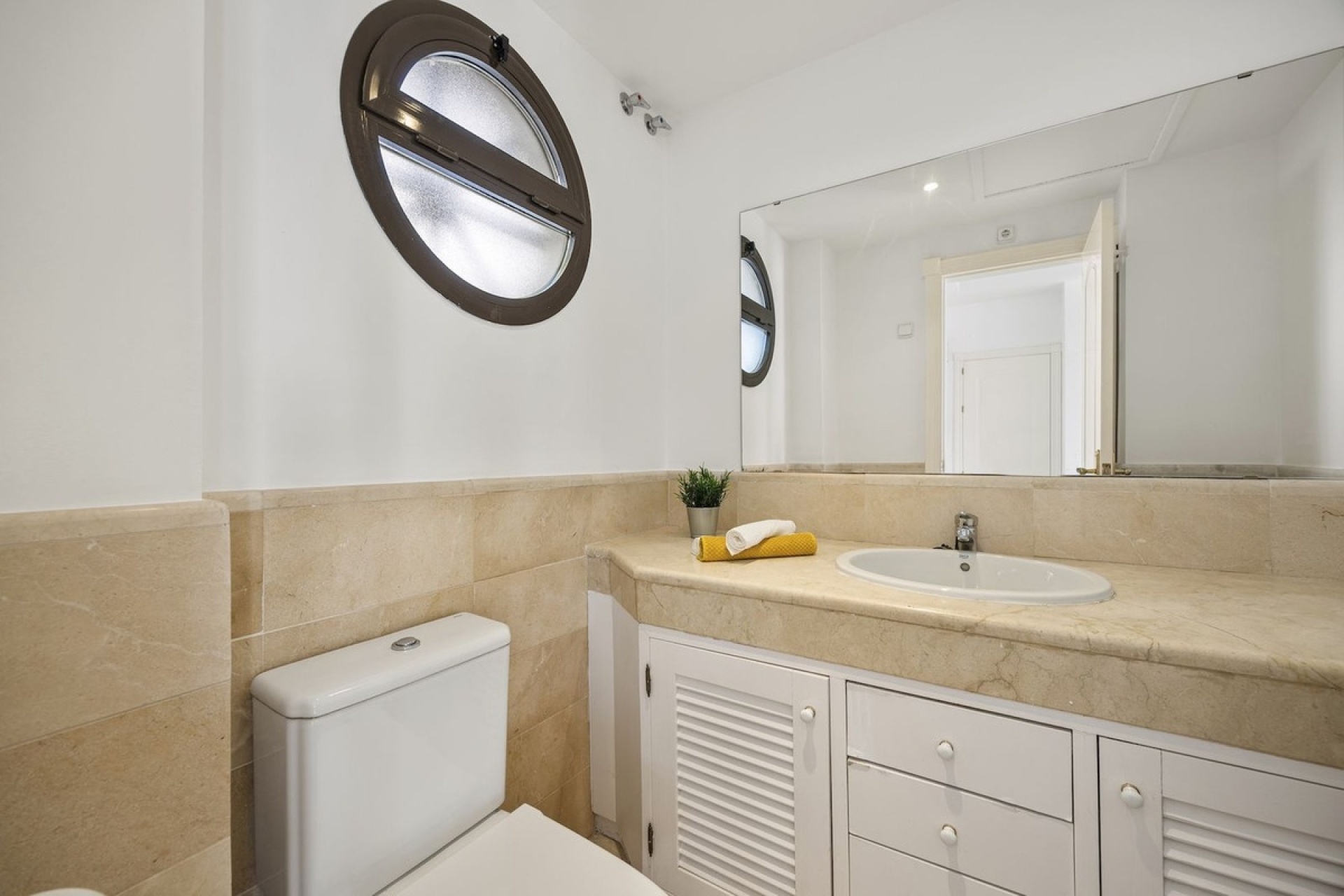 Resale - Villa - Benahavís - Benahavís Centro