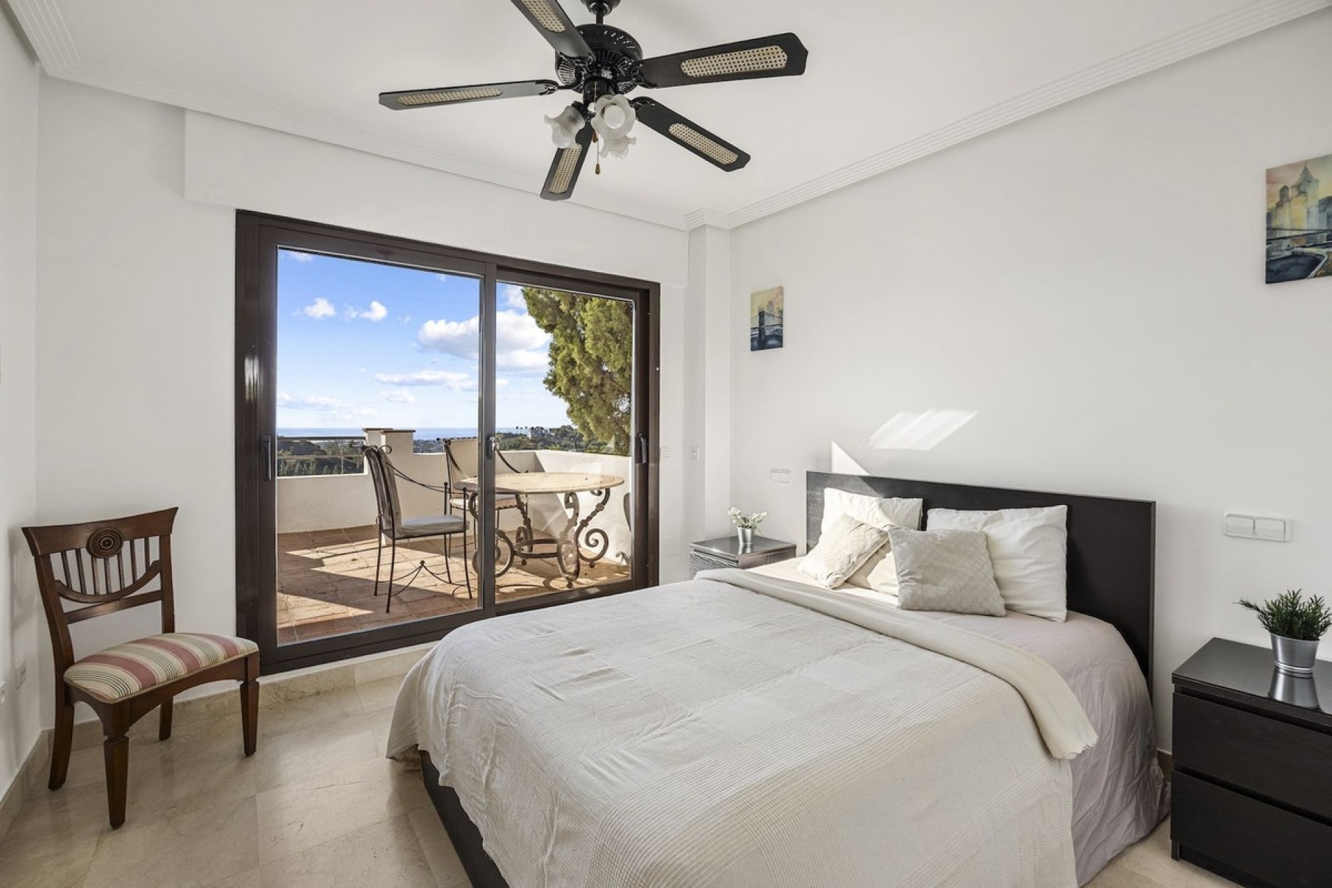 Resale - Villa - Benahavís - Benahavís Centro