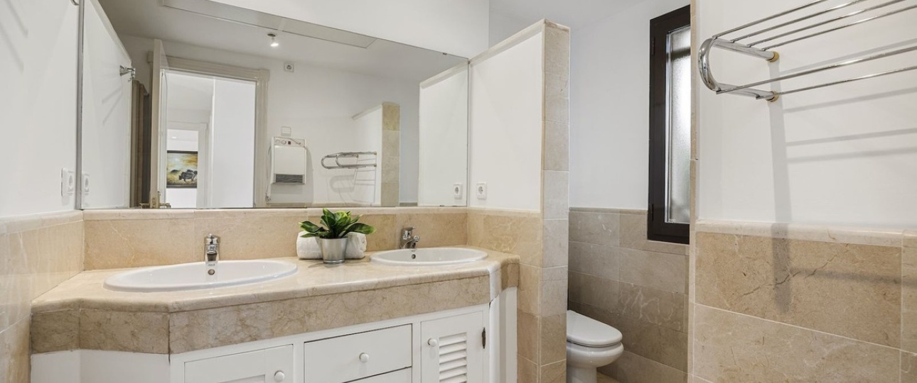 Resale - Villa - Benahavís - Benahavís Centro