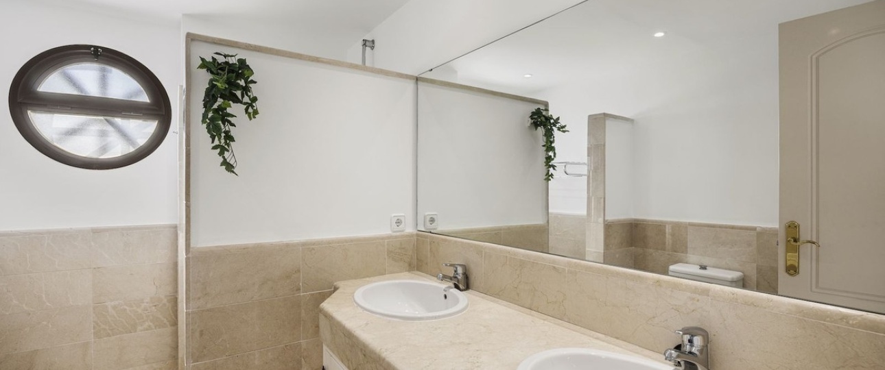 Resale - Villa - Benahavís - Benahavís Centro
