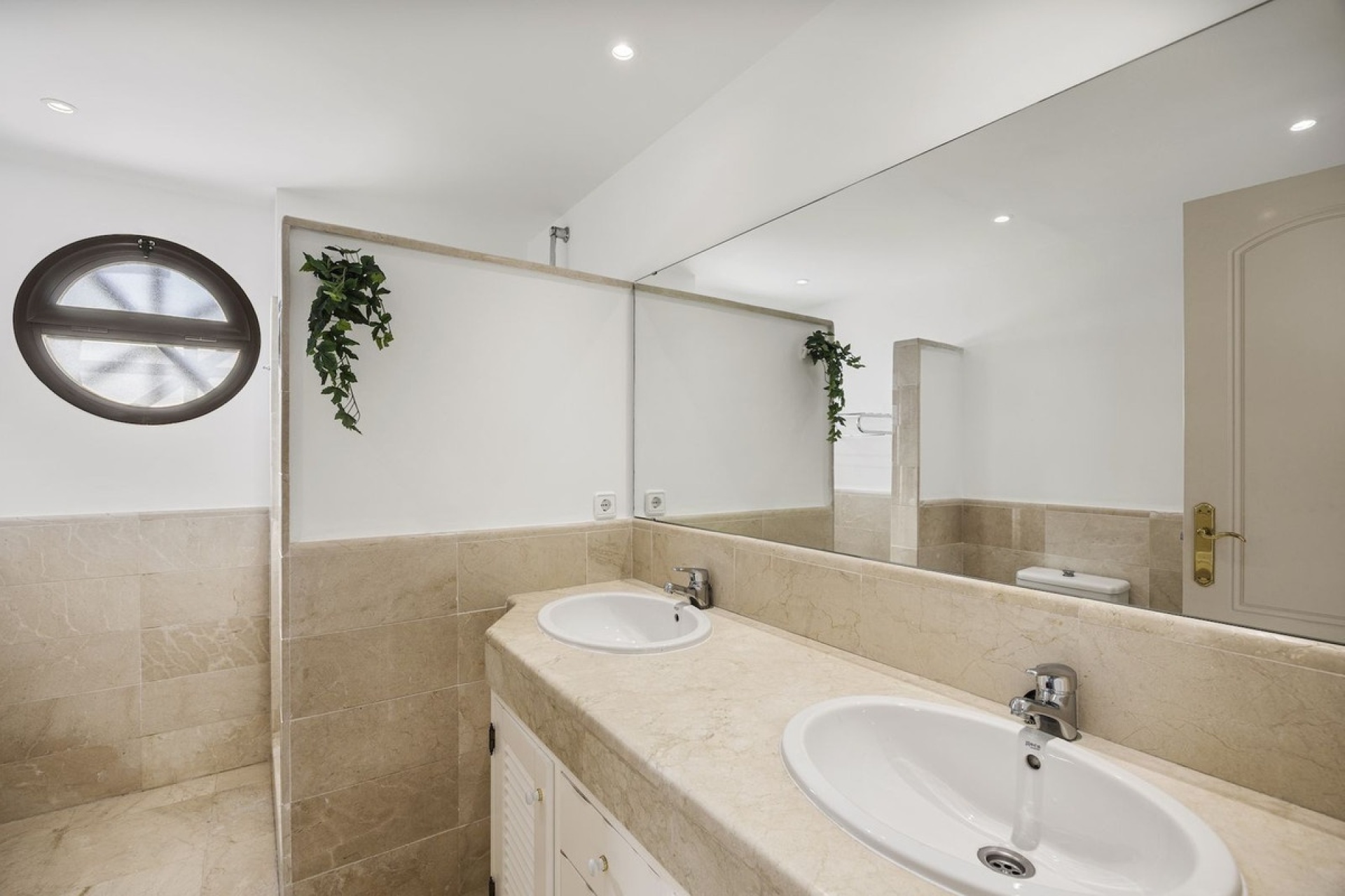 Resale - Villa - Benahavís - Benahavís Centro