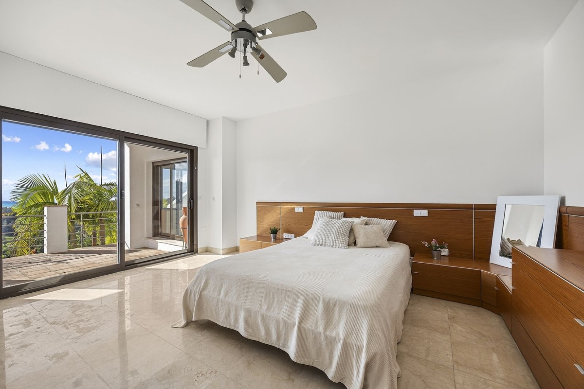 Resale - Villa - Benahavís - Benahavís Centro