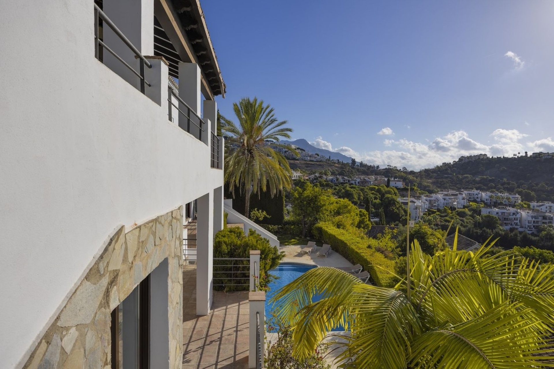 Resale - Villa - Benahavís - Benahavís Centro