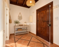 Resale - Villa - Benahavís - Benahavís Centro