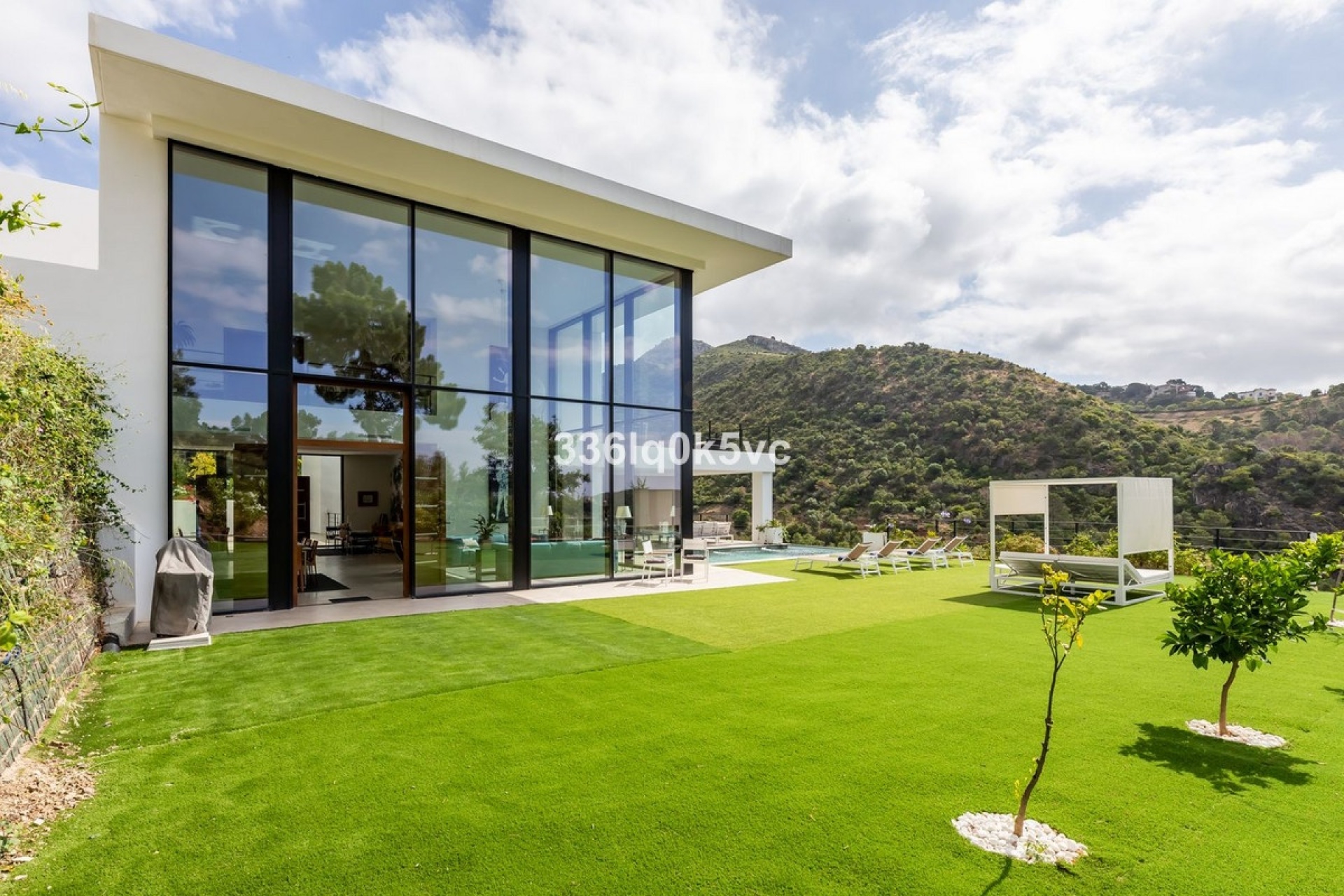 Resale - Villa - Benahavís - Benahavís Centro