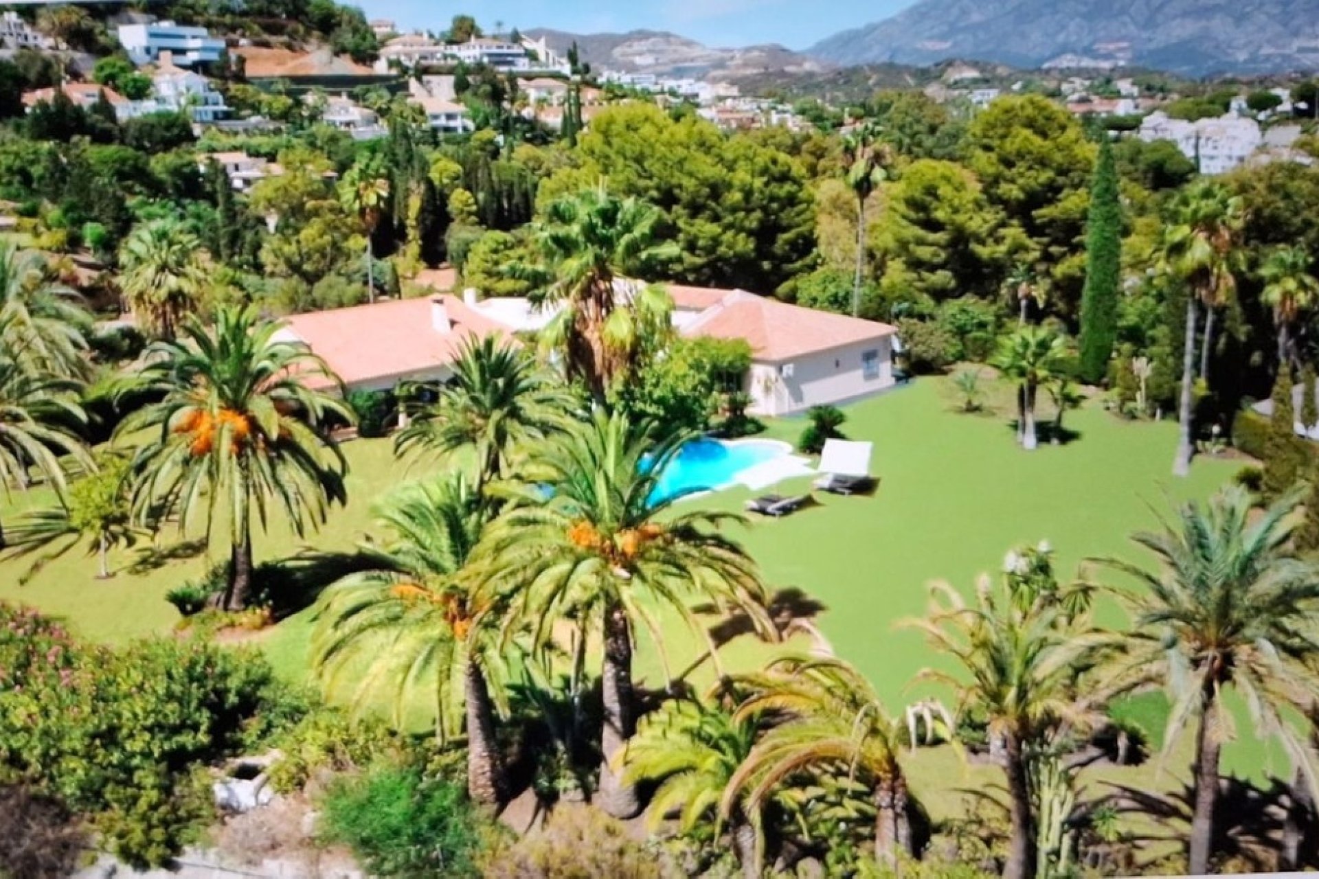 Resale - Villa - Benahavís - Benahavís Centro