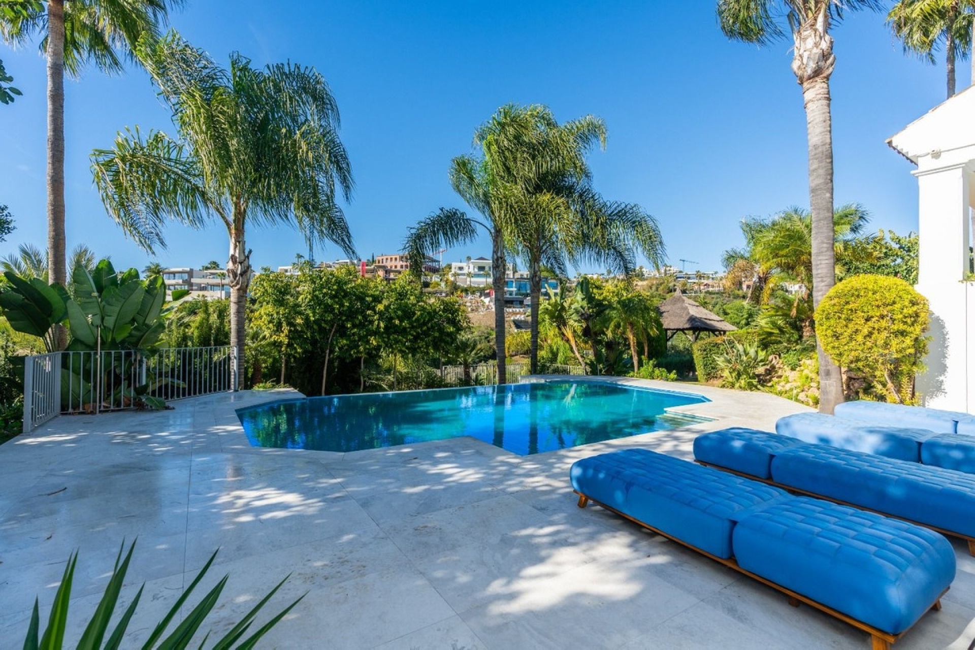 Resale - Villa - Benahavís - Benahavís Centro