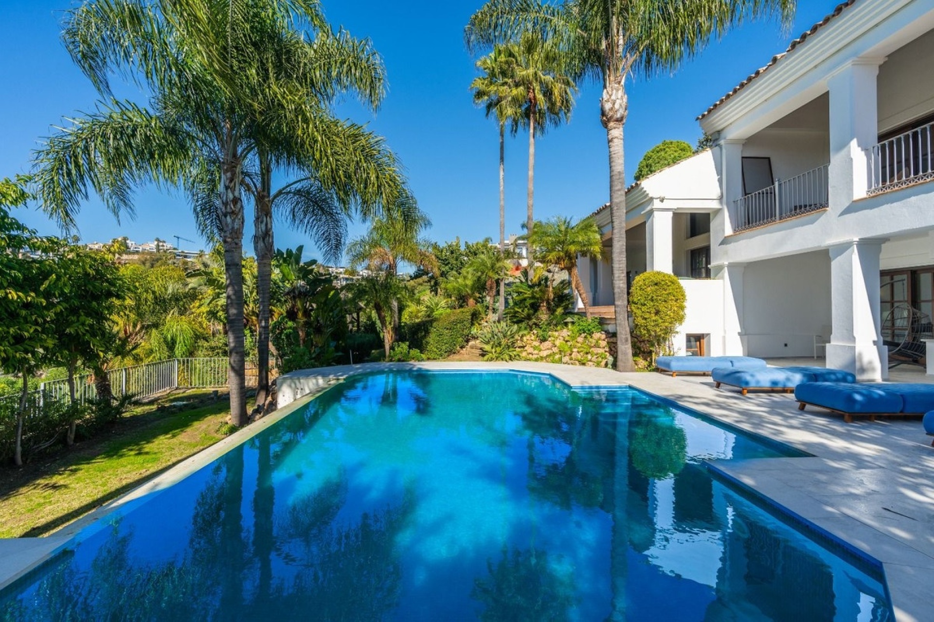 Resale - Villa - Benahavís - Benahavís Centro