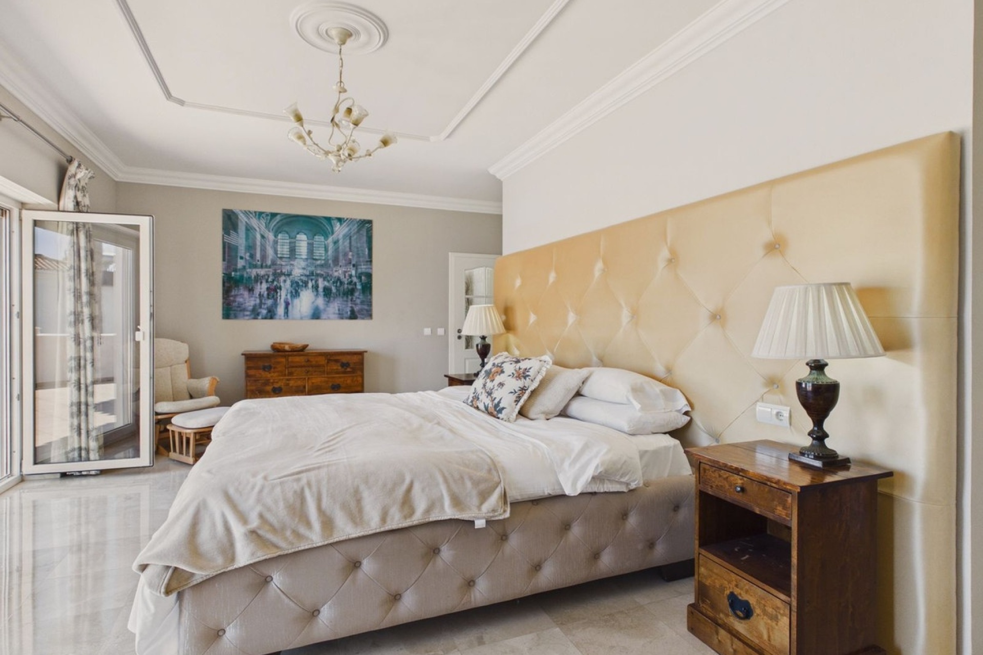 Resale - Villa - Benahavís - Benahavís Centro
