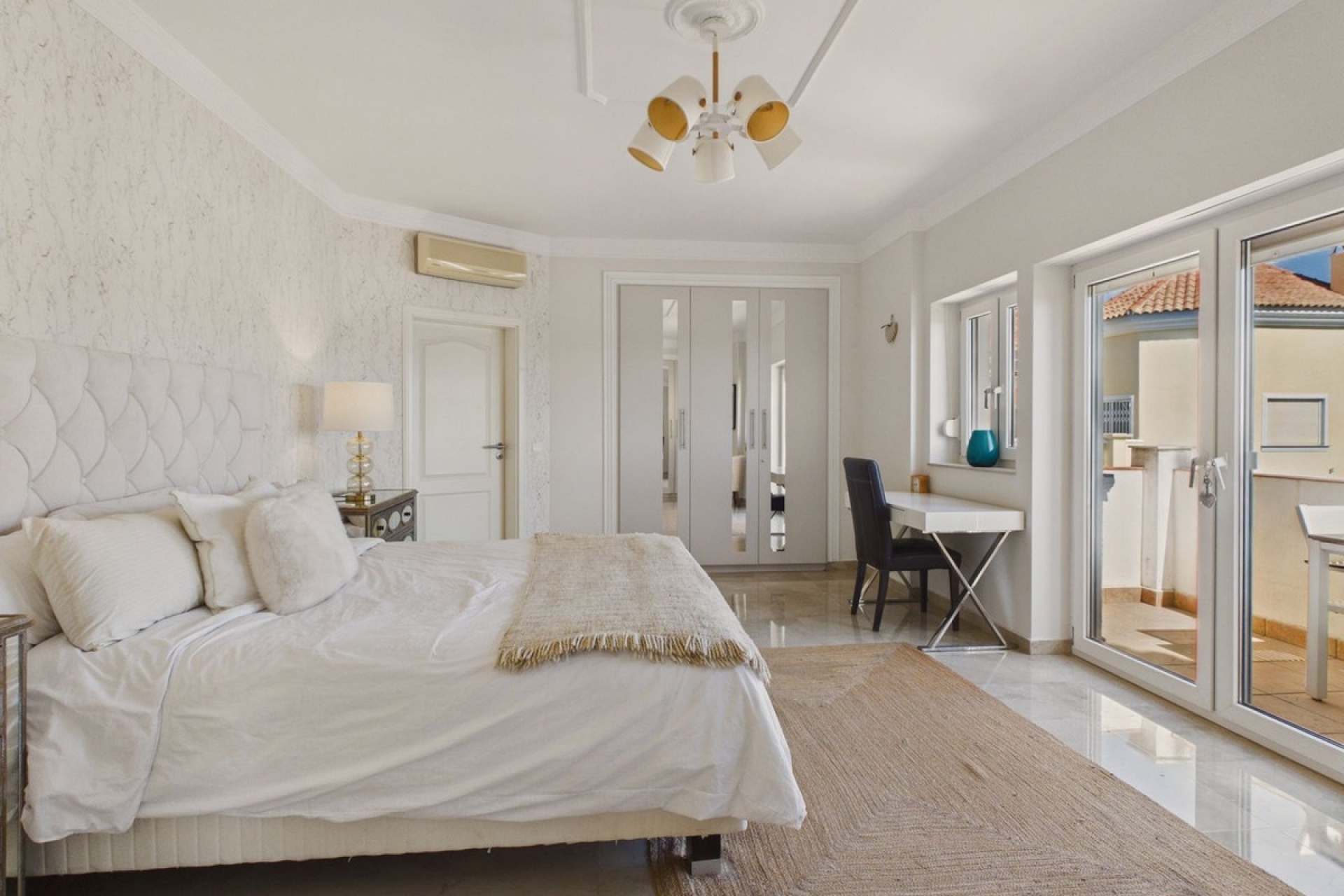 Resale - Villa - Benahavís - Benahavís Centro