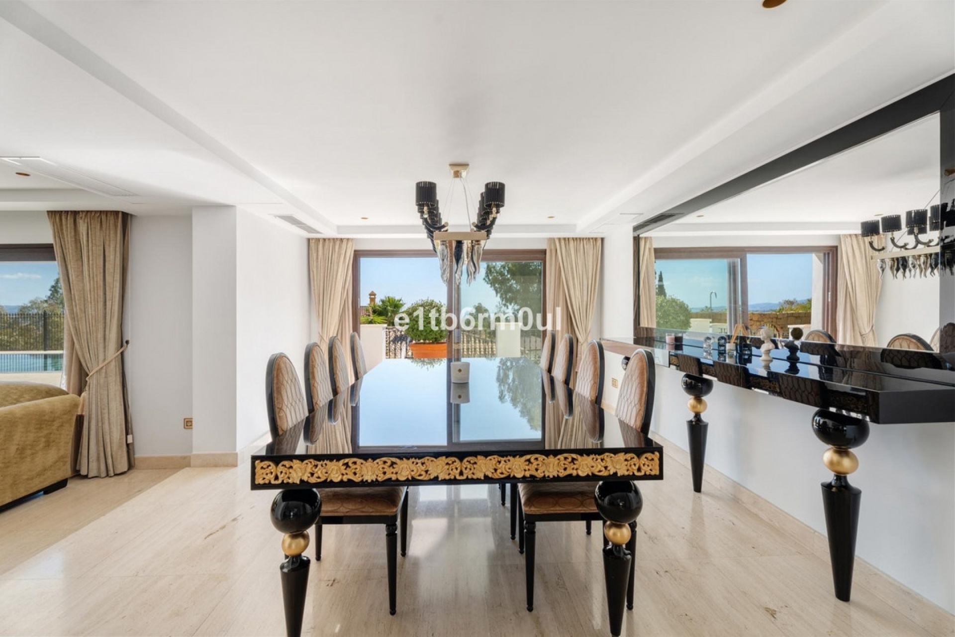 Resale - Villa - Benahavís - Benahavís Centro