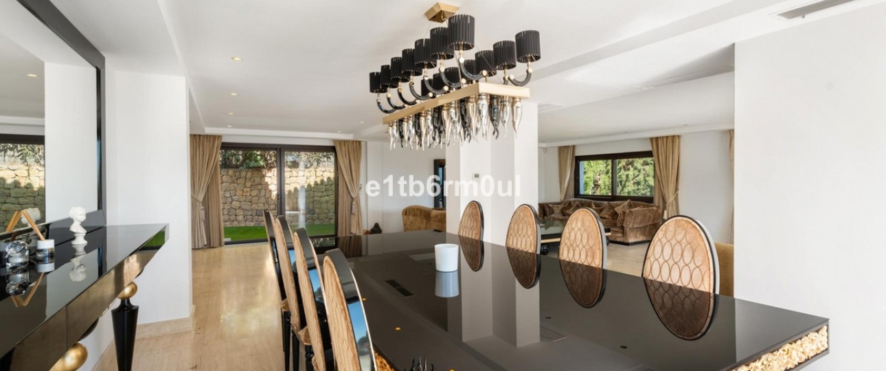 Resale - Villa - Benahavís - Benahavís Centro