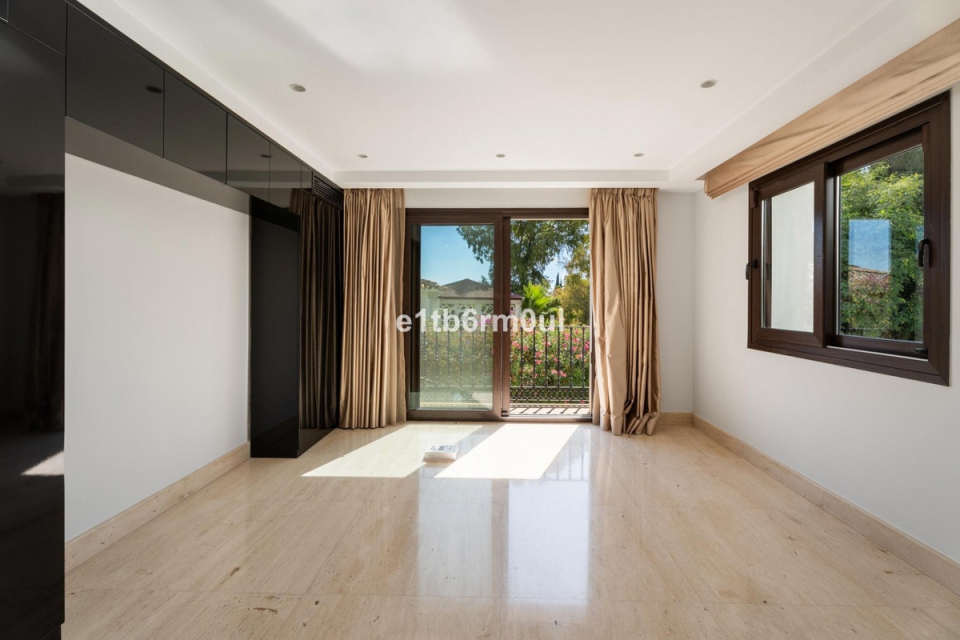 Resale - Villa - Benahavís - Benahavís Centro
