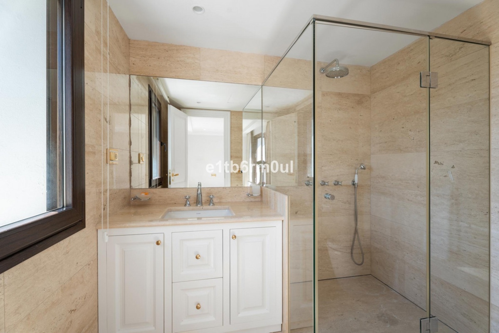 Resale - Villa - Benahavís - Benahavís Centro