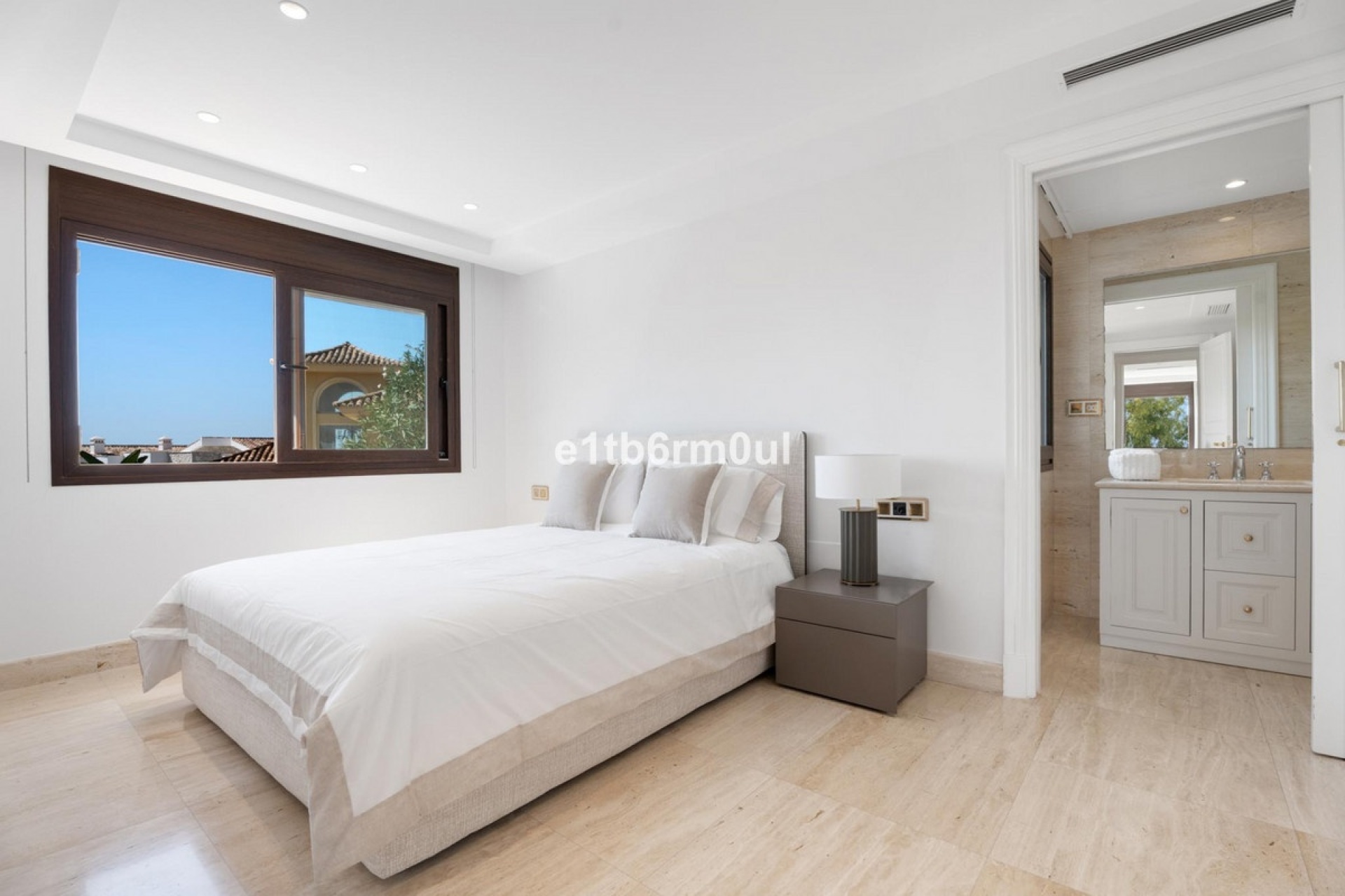 Resale - Villa - Benahavís - Benahavís Centro