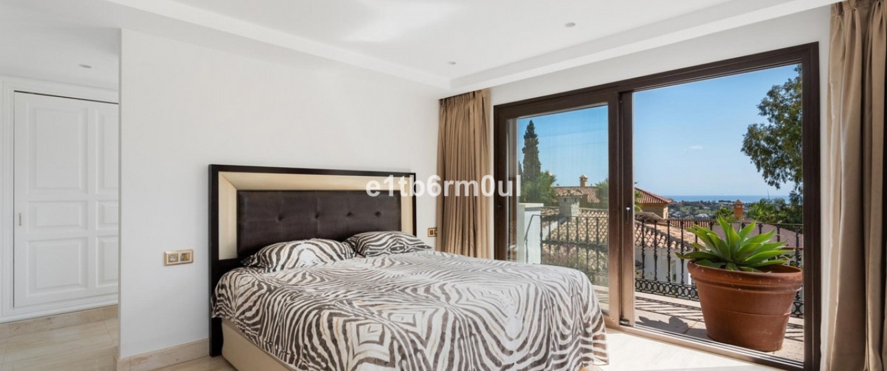 Resale - Villa - Benahavís - Benahavís Centro