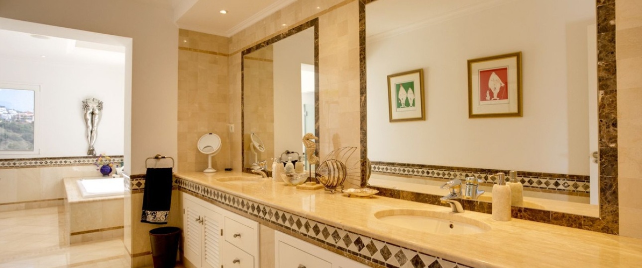 Resale - Villa - Benahavís - Benahavís Centro