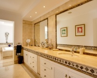 Resale - Villa - Benahavís - Benahavís Centro
