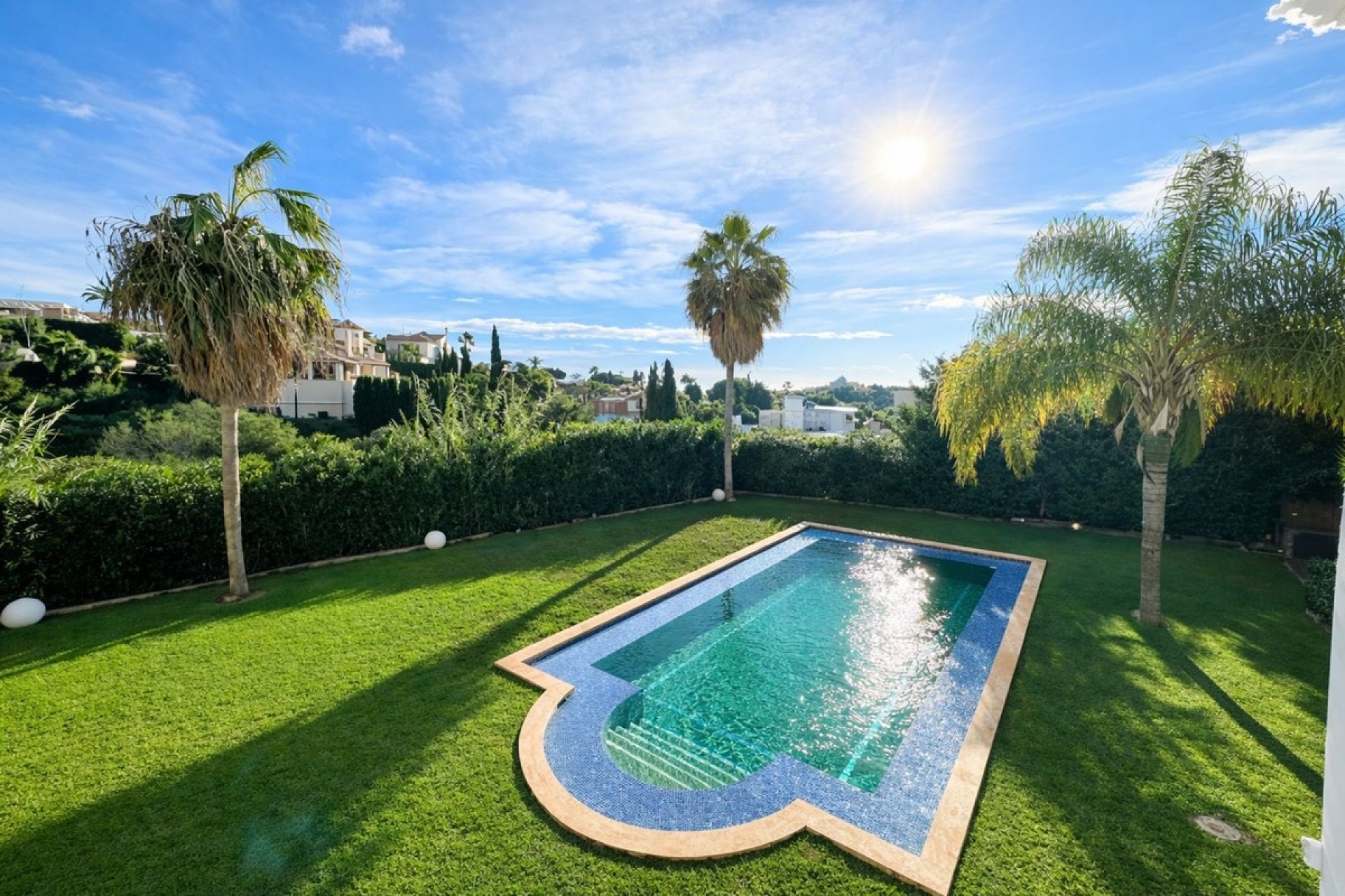 Resale - Villa - Benahavís - Benahavís Centro