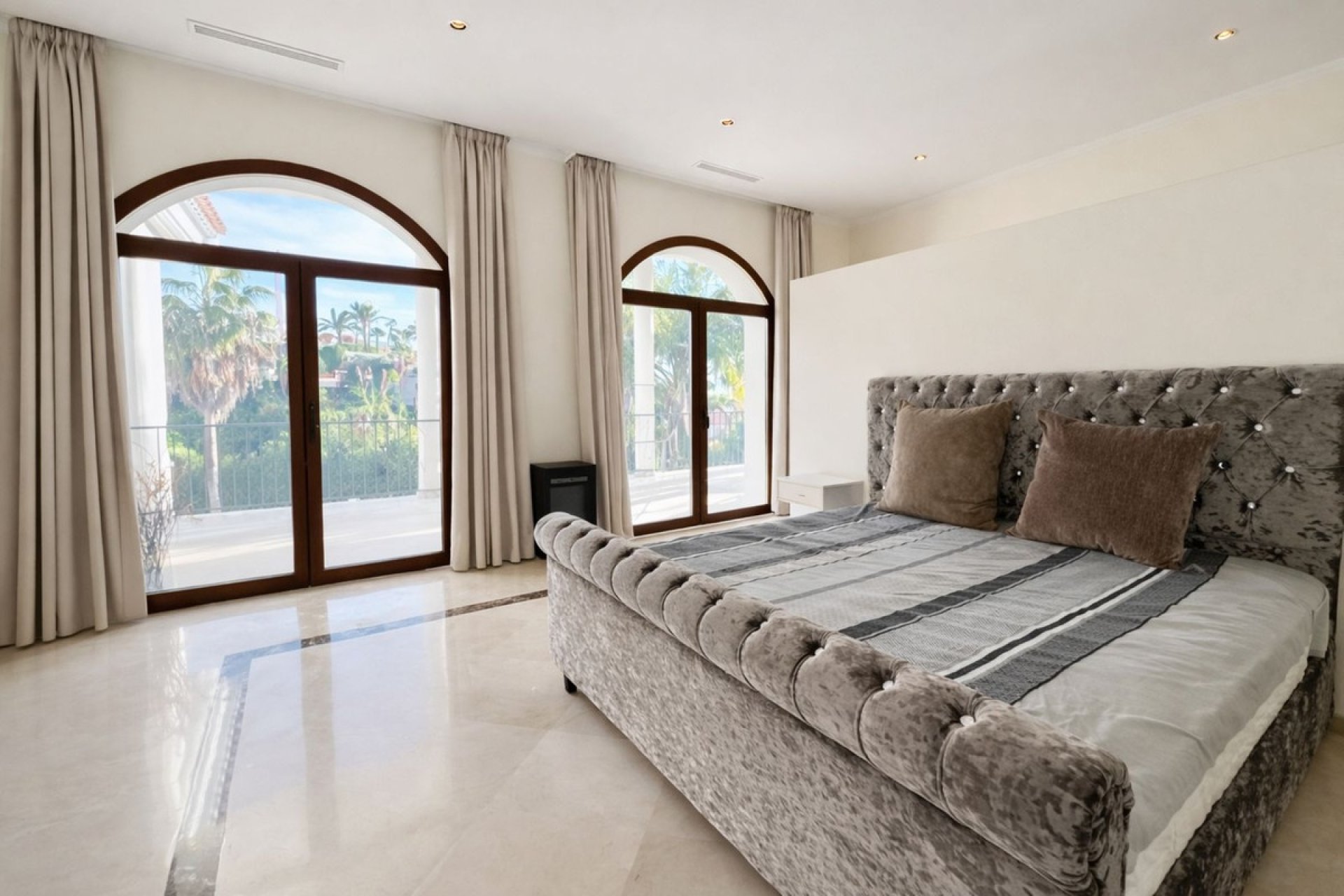 Resale - Villa - Benahavís - Benahavís Centro