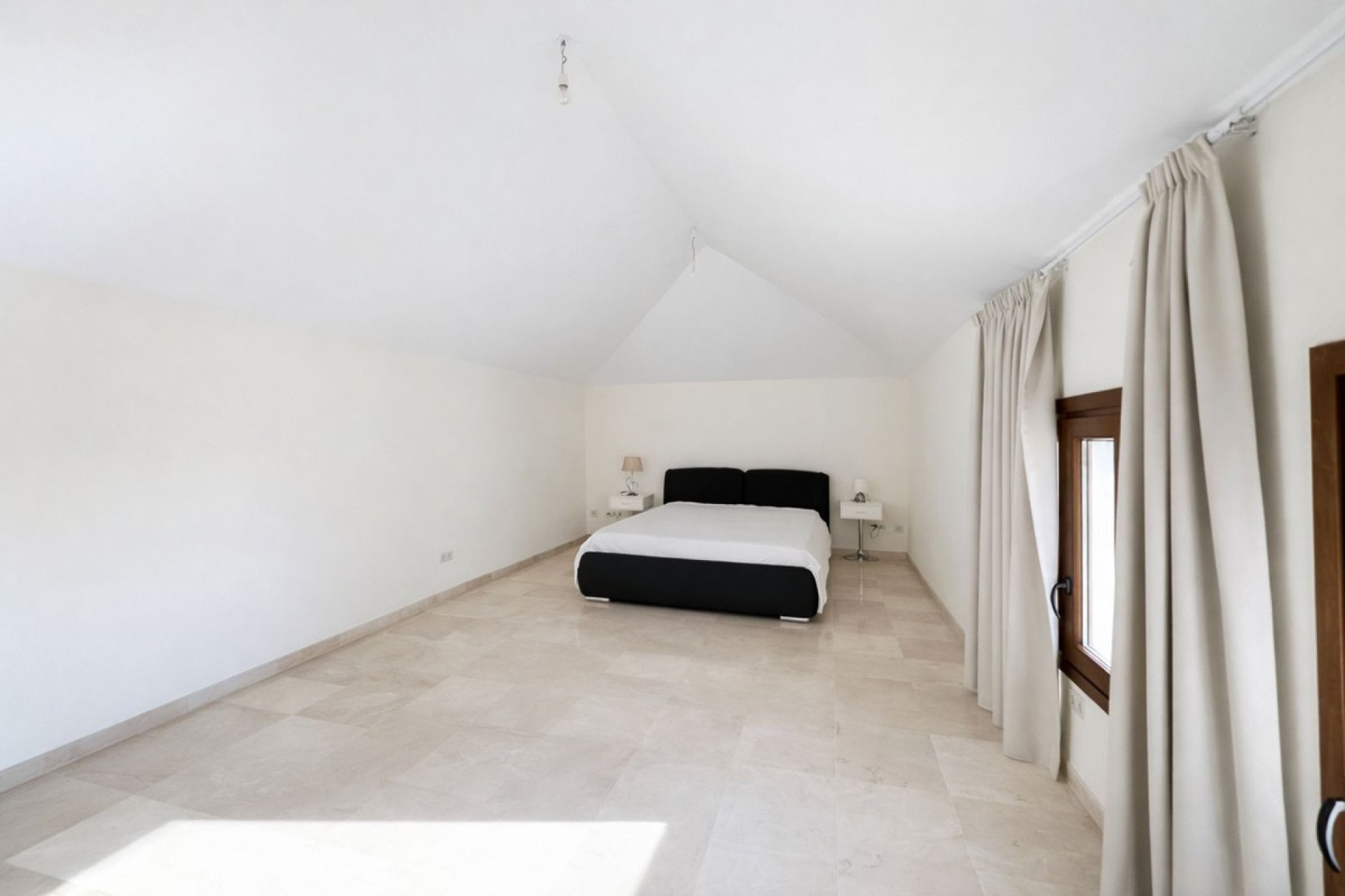 Resale - Villa - Benahavís - Benahavís Centro