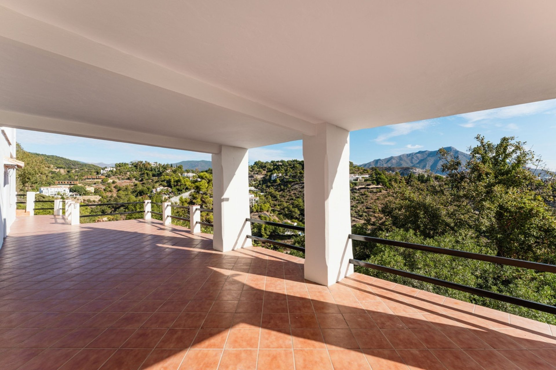 Resale - Villa - Benahavís - El Madroñal
