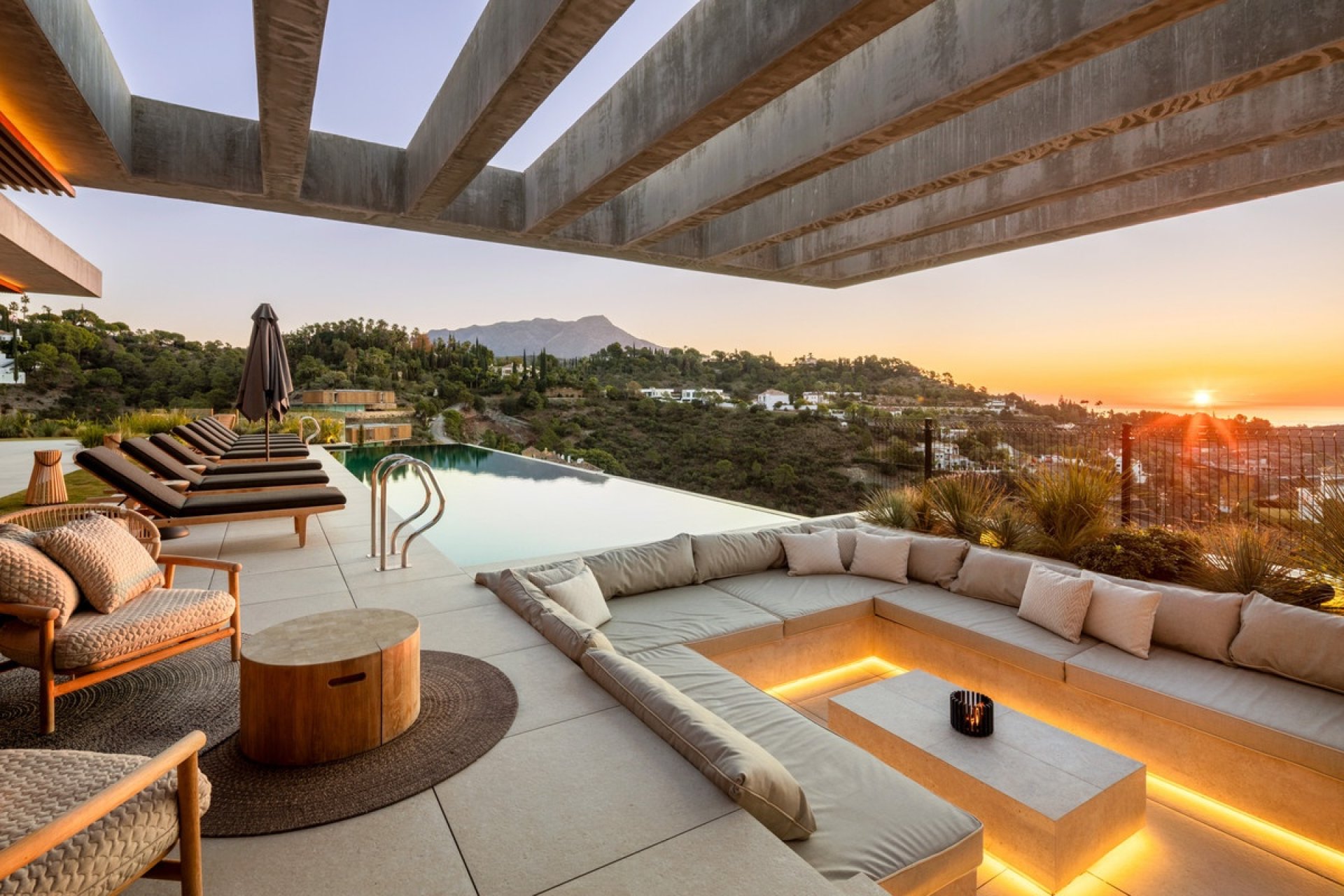 Resale - Villa - Benahavís - El Madroñal