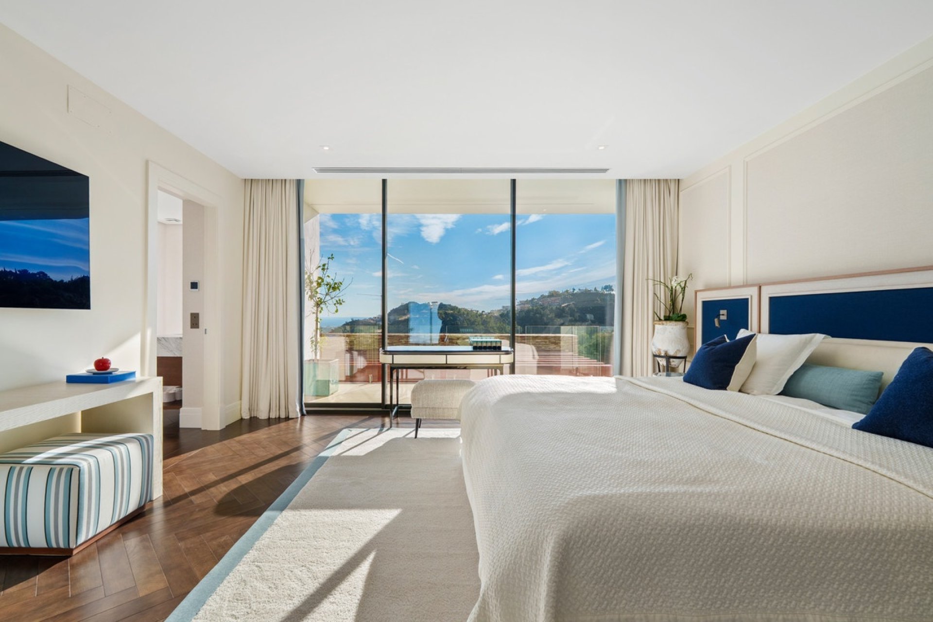 Resale - Villa - Benahavís - El Madroñal