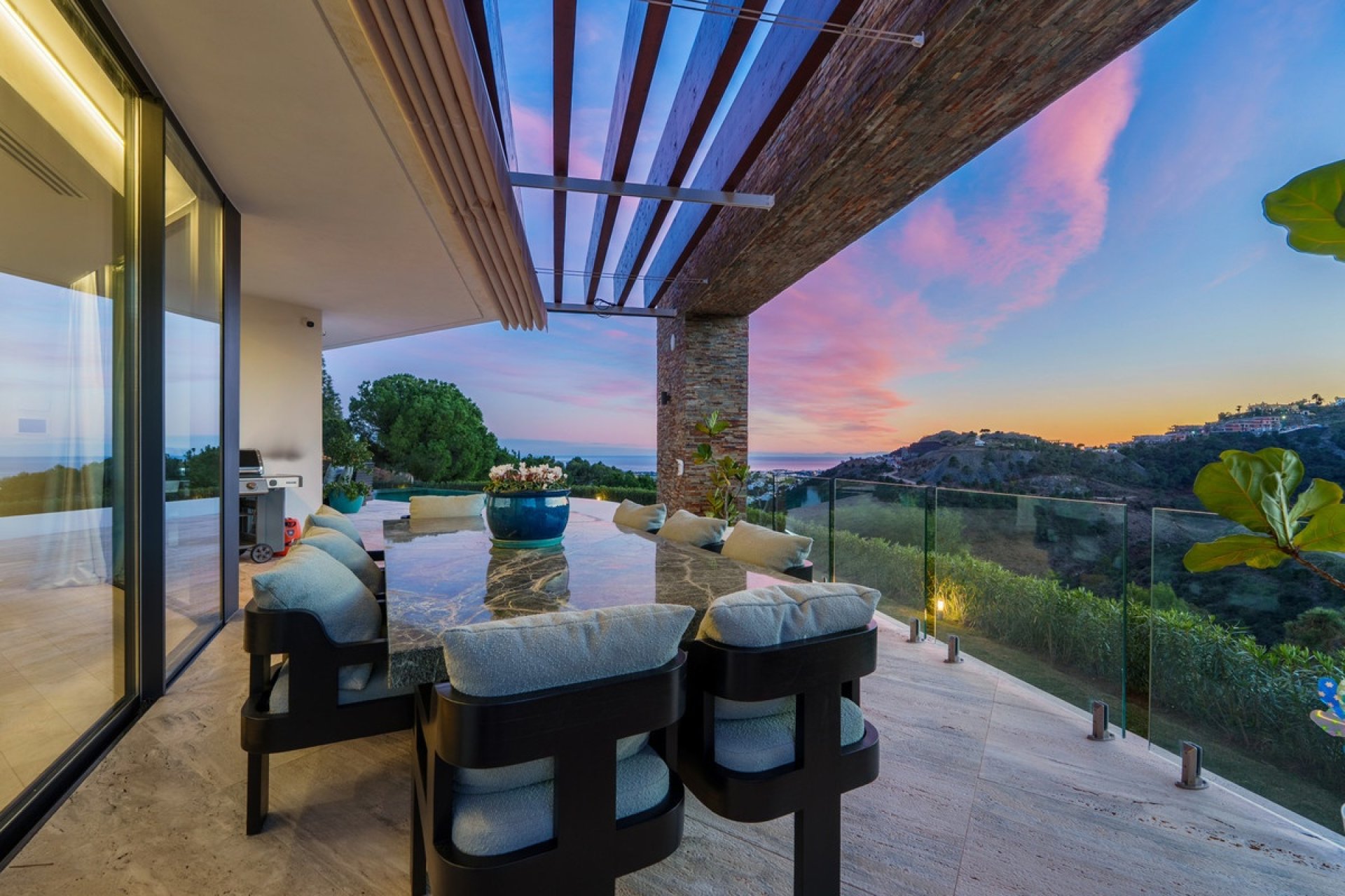 Resale - Villa - Benahavís - El Madroñal