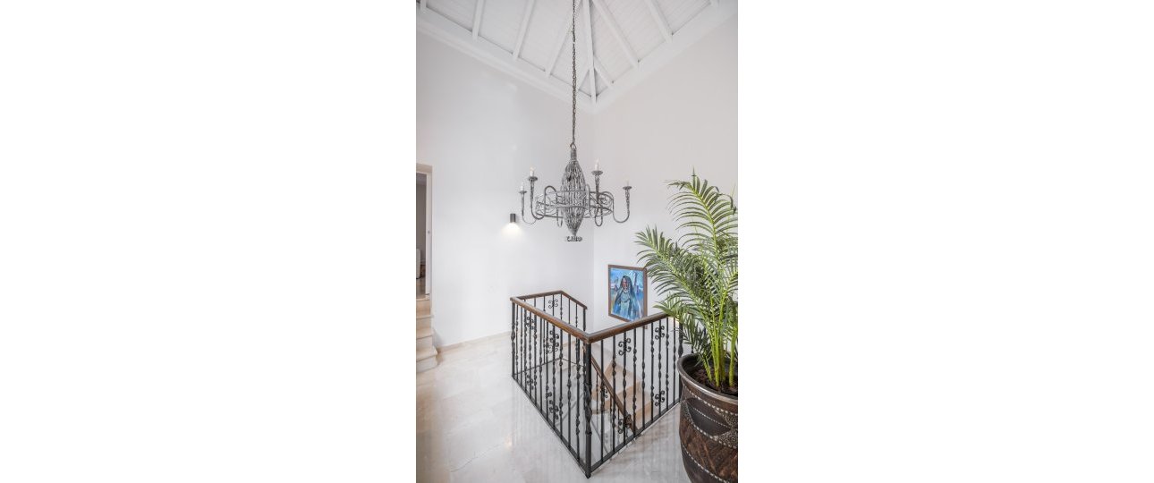 Resale - Villa - Benahavís - El Madroñal