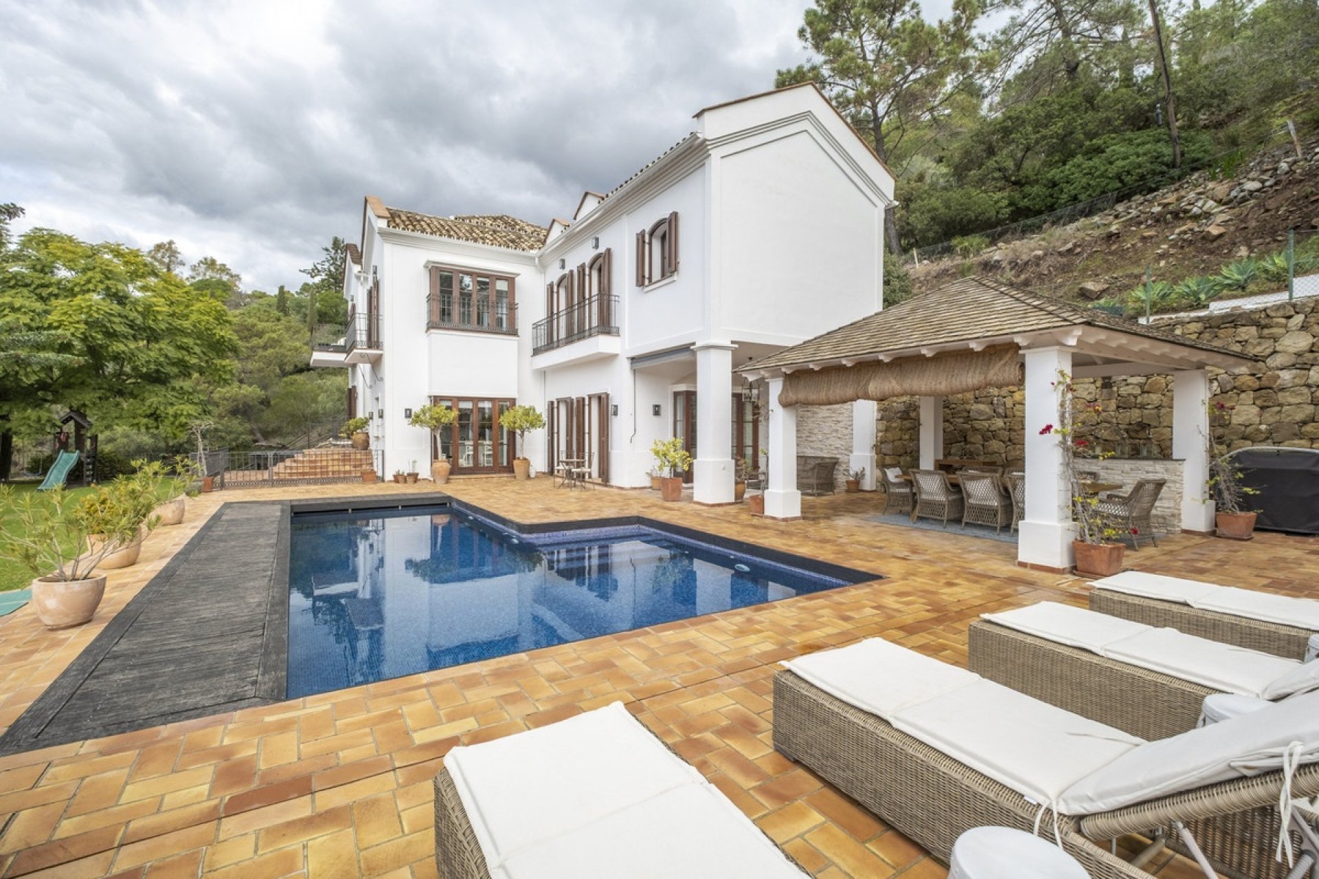 Resale - Villa - Benahavís - El Madroñal