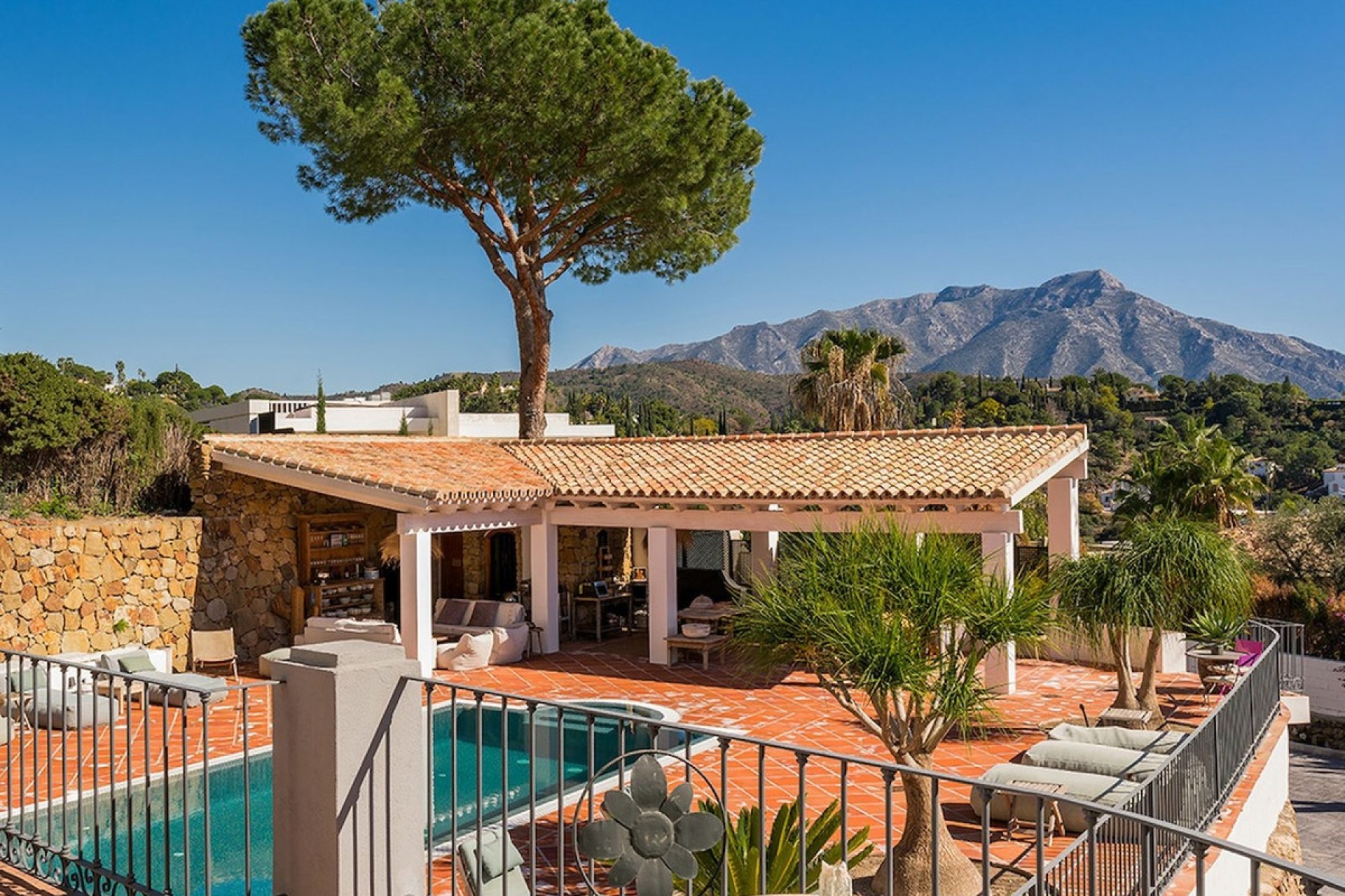 Resale - Villa - Benahavís - El Madroñal