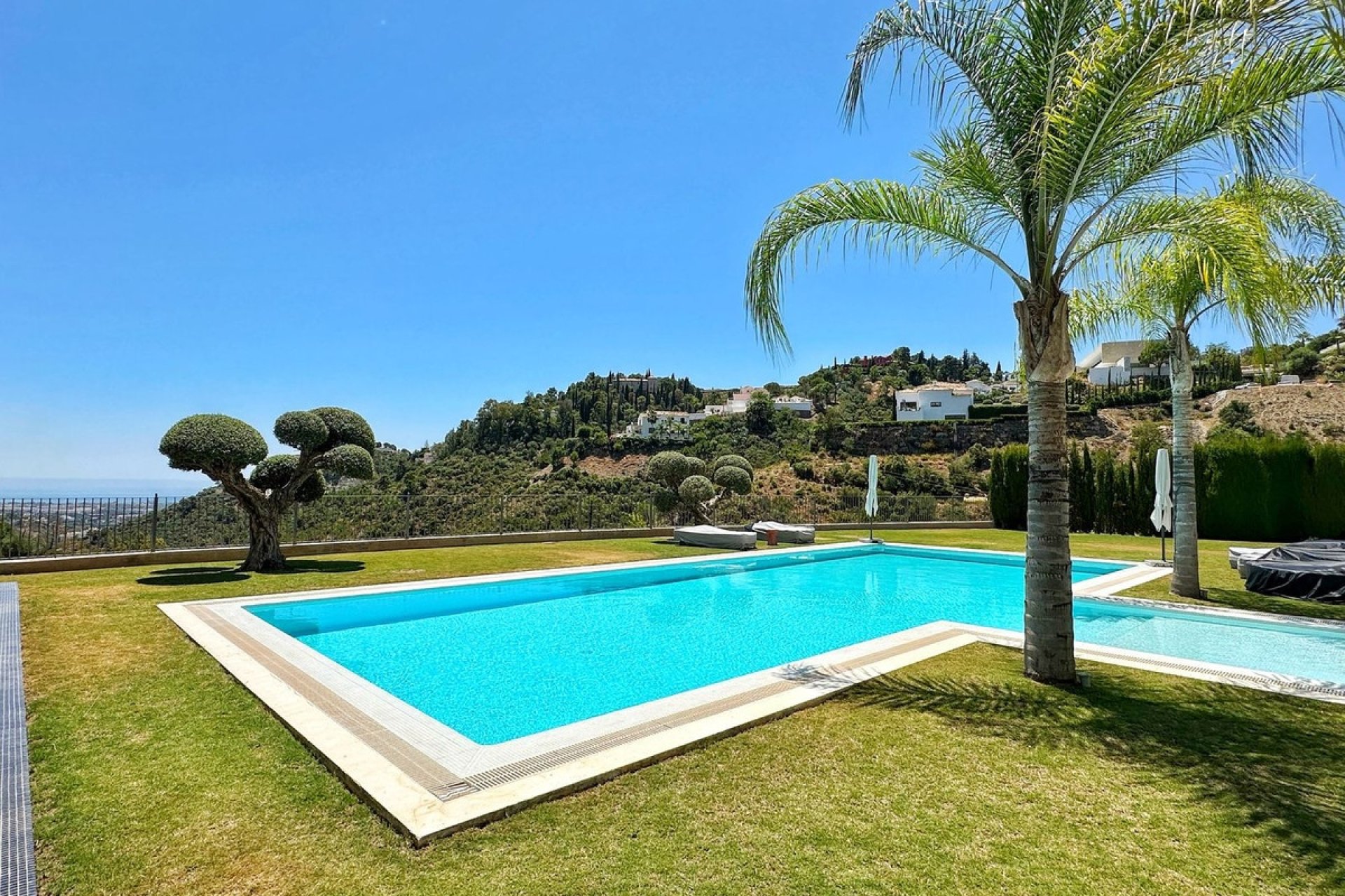 Resale - Villa - Benahavís - El Madroñal