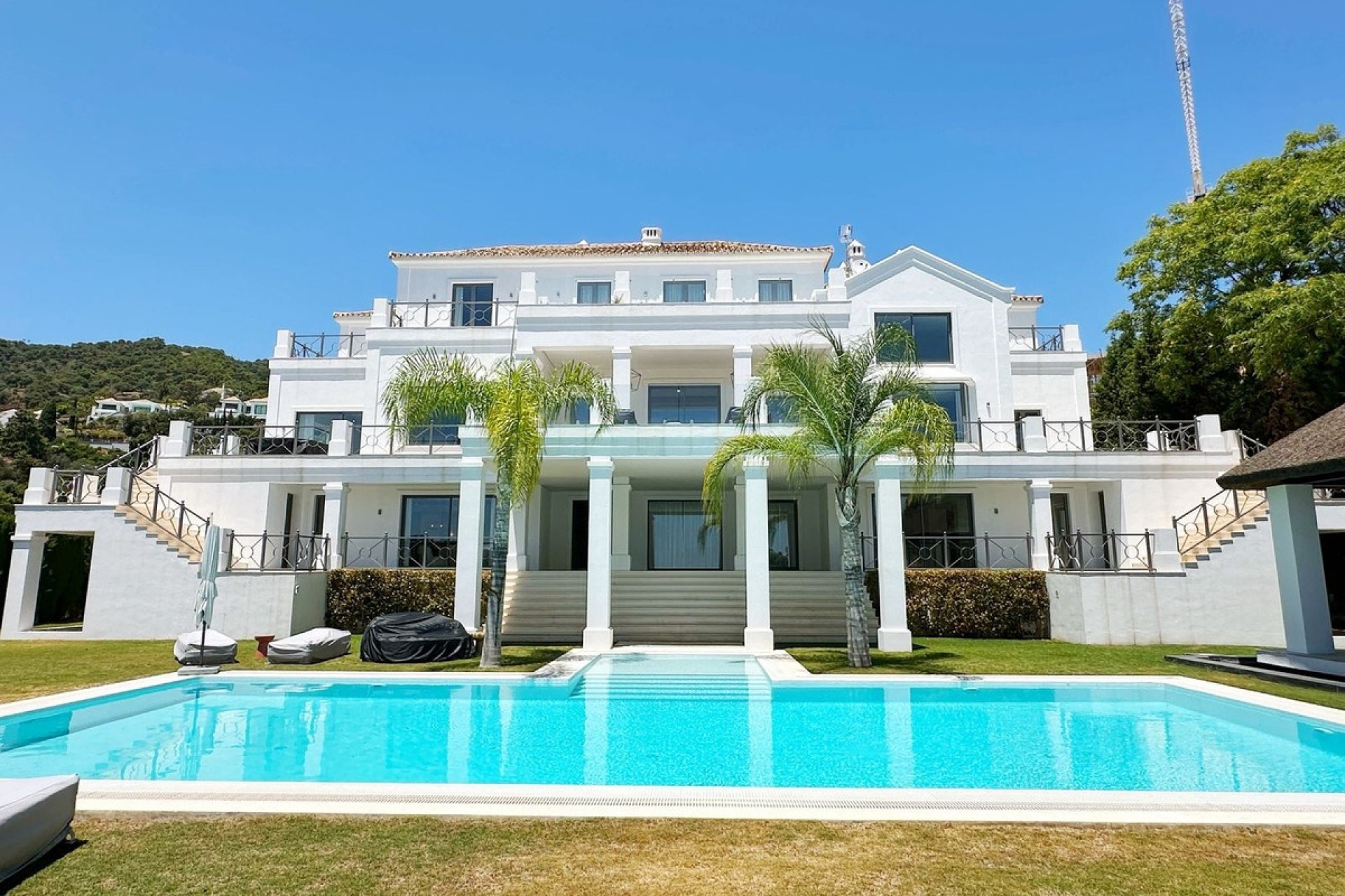 Resale - Villa - Benahavís - El Madroñal