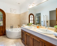 Resale - Villa - Benahavís - El Madroñal