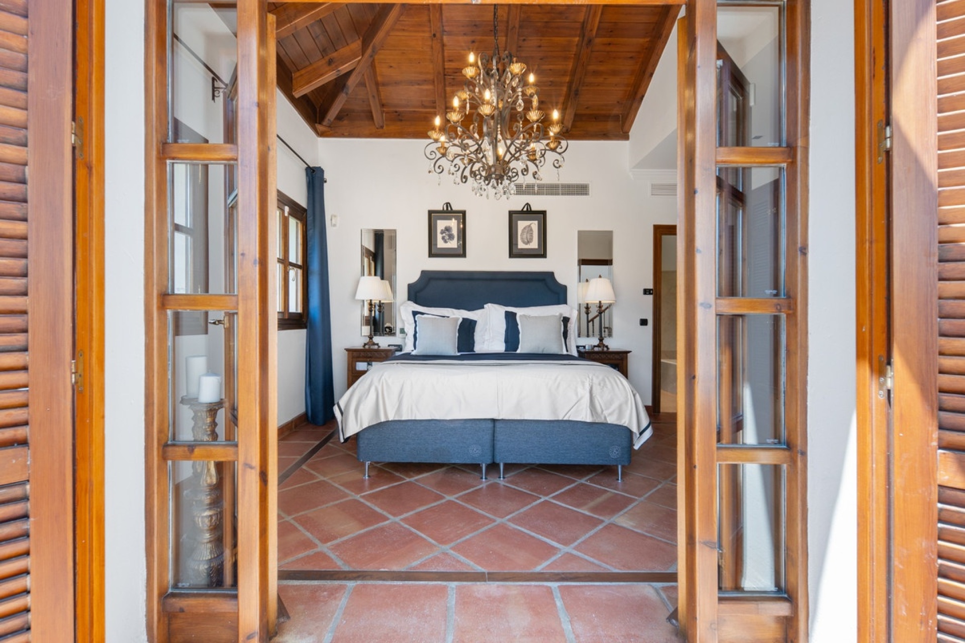 Resale - Villa - Benahavís - El Madroñal