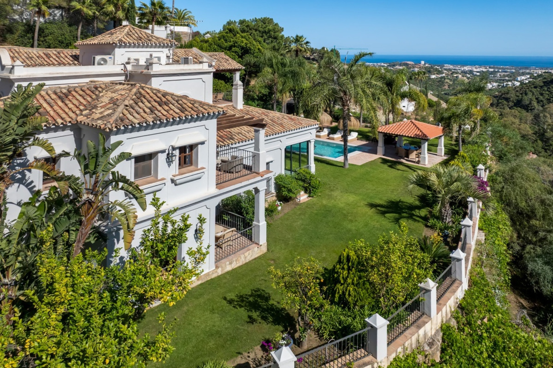 Resale - Villa - Benahavís - El Madroñal