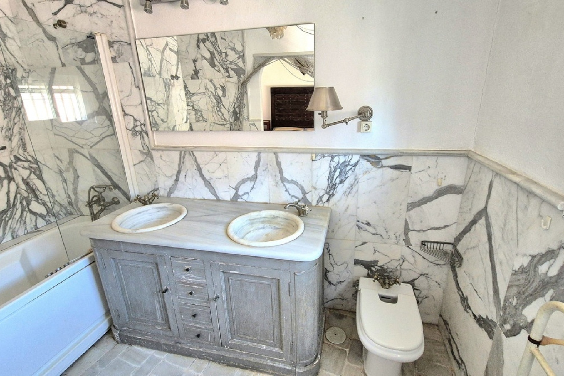 Resale - Villa - Benahavís - El Madroñal
