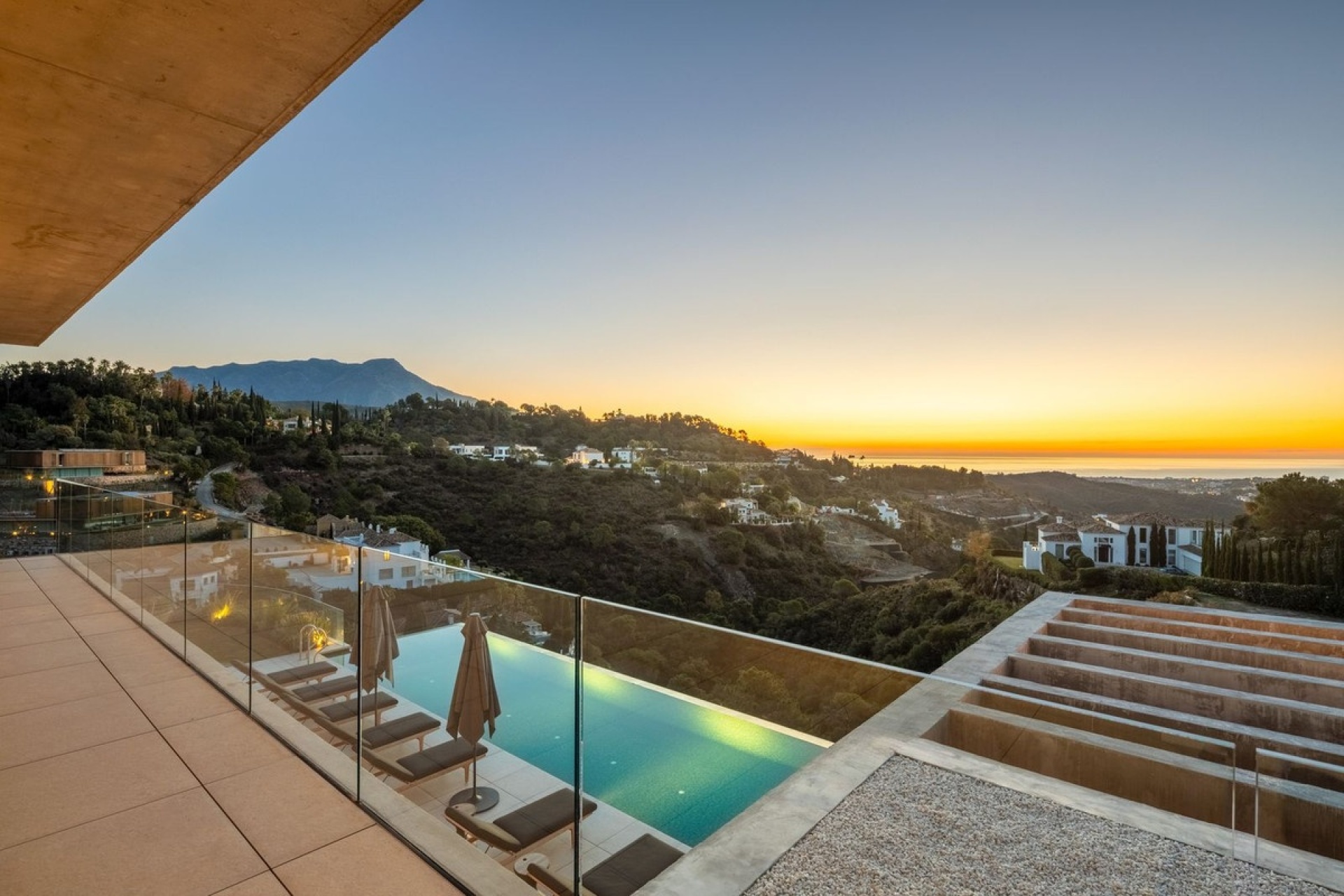 Resale - Villa - Benahavís - El Madroñal
