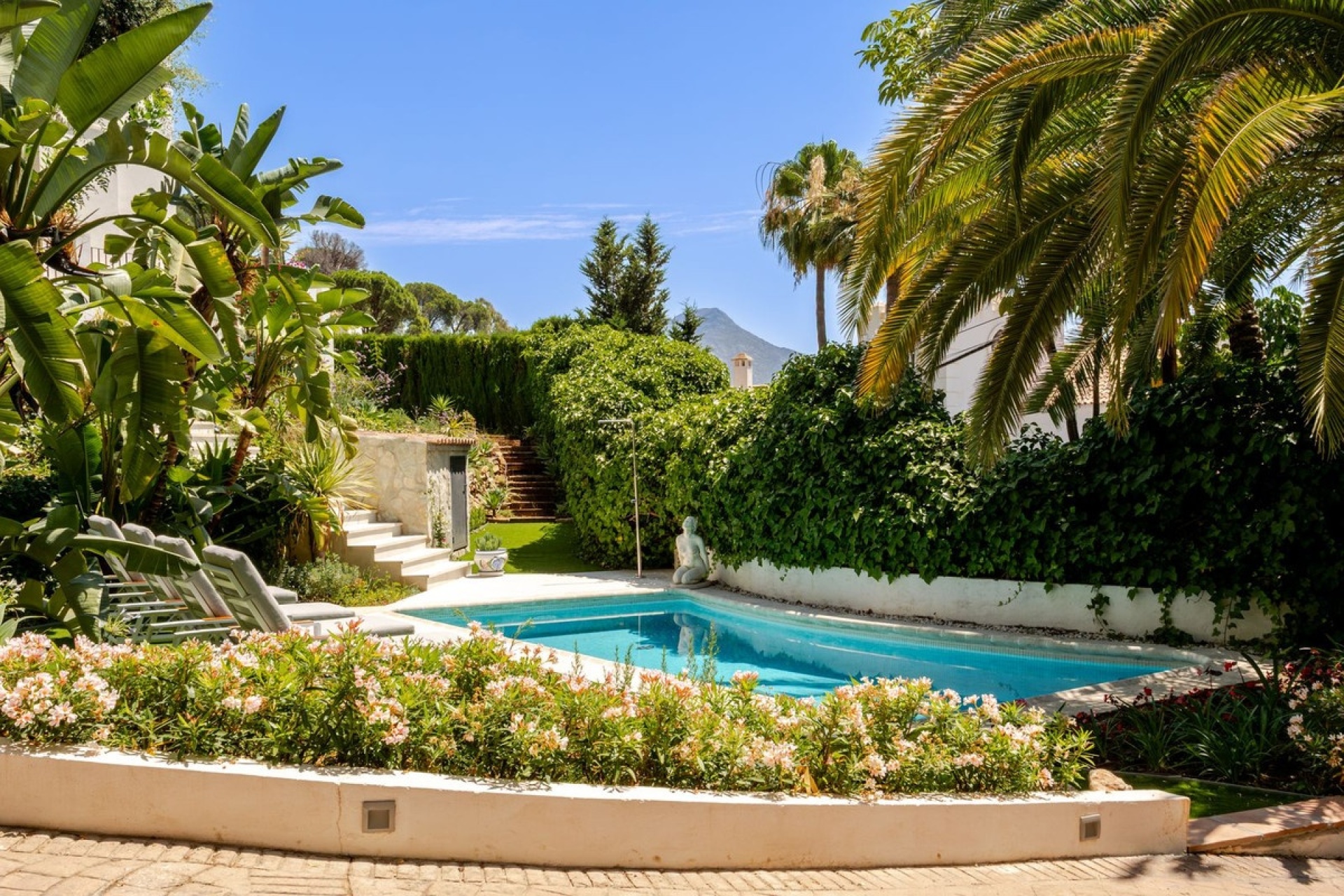 Resale - Villa - Benahavís - El Madroñal